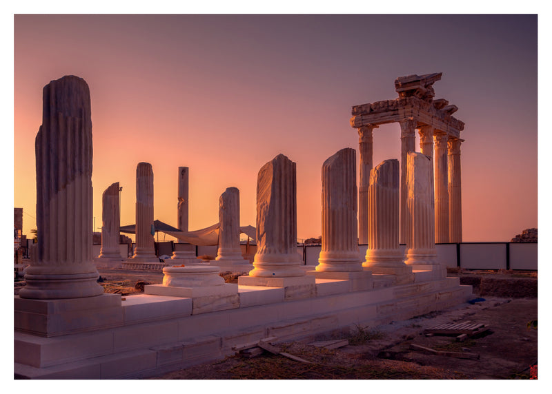 Fine Art Fotografie: Antike Säulen des Apollon-Tempels bei Sonnenaufgang